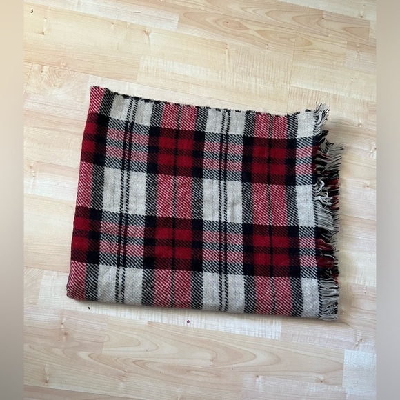 STEVE MADDEN Womens Blanket Scarf Classic Tartan Red and houndstooth reversible - Picture 1 of 4